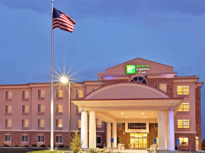 Holiday Inn Express & Suites Ontario by IHG