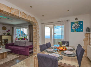 Beautiful Apartment in Makarska With Jacuzzi, Wifi and 3 Bedrooms