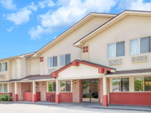 Super 8 by Wyndham Kingston
