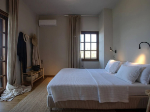 Luxury Seaview Apartment, 1min Walk From Beach!