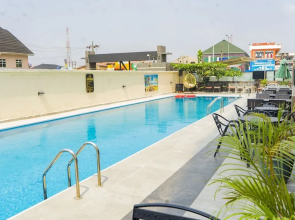 Garden Top Hotel Festac