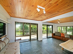 21 Arakoon Crescent
