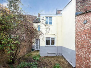 Bright Spacious 2-bedroom Jericho House