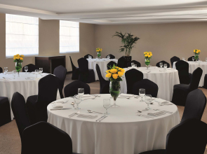 Movenpick Hotel Apartments Al Mamzar Dubai