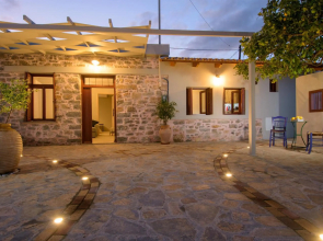 Pavlakis Lemon-Tree House