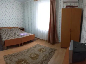 On Divnomorskaya Guest House