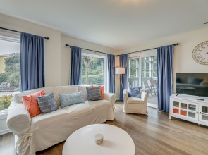 Steps to Beach! Emerald Isle Condo w/ Ocean View