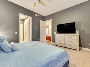 Heart of Dtwn Omaha: Historical Apt w/ Perks