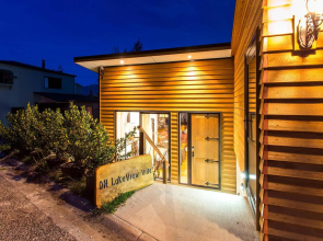 DH Lakeview Villa