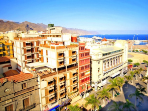 Hotel Adonis Plaza