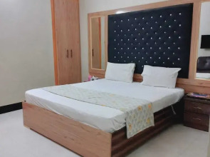 Cosy Inn Family Guest House Near Millennium