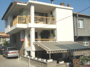 Farlalievi Guest House