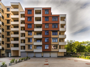 Alma Apartment - Stylish 1BD Flat with Balcony