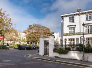 Modern 1 Bed Apartment Minutes From Brighton Beach