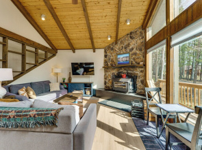 4 Mi to Angel Fire Resort: Retreat w/ Hot Tub