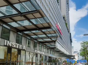 Tropicana 218 Macalister #3BDR #2 parking