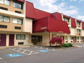 Red Roof Inn Cleveland Airport-Middleburg Heights