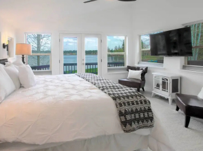 Pagosa Lakefront Home w/ Hot Tub, A/c, & Canoe!