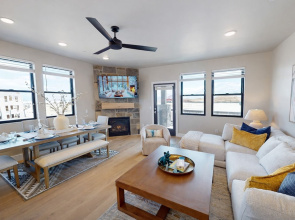 Pet Friendly! Winston's Lodge At Helling 203 3 Bedroom Condo