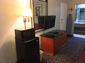 Excellent Inn & Suites