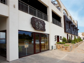 Ofir Apartment Hotel