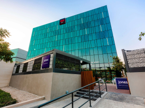 Radisson Red Dubai Silicon Oasis