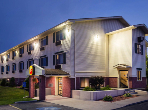 Super 8 by Wyndham Massena NY