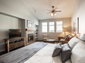 Fraser Crossing/Founders Pointe, Condo | Rustic Mountain Design Ski-In/Ski-Out (Premium-Rated Condo 4648)