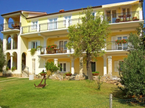 Lovely Apartment No.1 in Liznjan