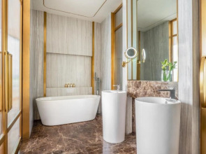 Отель Voco Dubai Monaco The Heart of Europe