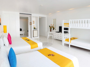 The Old Phuket - Karon Beach Resort