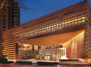 HUALUXE Shanghai Twelve at Hengshan by IHG