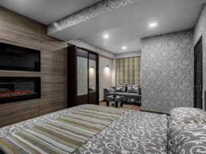 Apartment in the center! PANORAMIC WINDOWS! Fireplace!