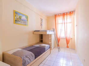 30 mt dal mare, nel centro e con posto auto