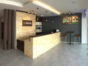 H Hotel