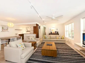 Alderly Apartment 8