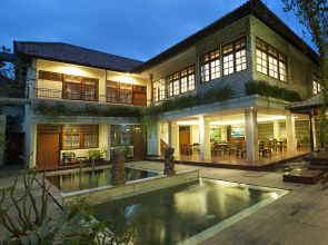 Catur Adi Putra Hotel