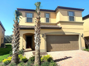 Pura Vida Retreat Brand New 7 Bedroom in Solterra