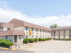 Super 8 by Wyndham Buffalo