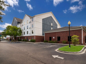 Clarion Pointe Charleston - West Ashley