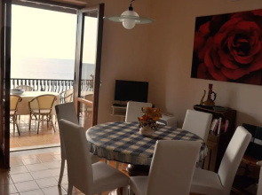 Villa Laura Sea View Apartments