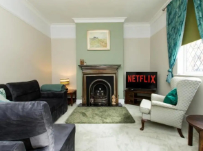 Captivating 2-bed House in Chesterfield