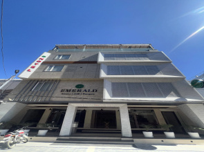 Hotel Emerald