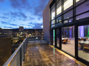 Holiday Inn Hotel & Suites Montreal Centre-ville Ouest by IHG