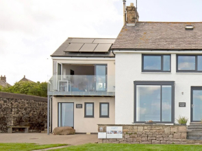 Host Stay Craster Rocks