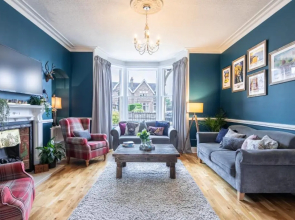 West of the Ness - City Centre Home with 5 Bedrooms