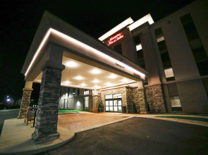 Hampton Inn & Suites Forest City