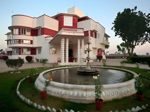 Karni Bhawan Palace