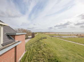 exclusive holiday apartment on the dike at the North Sea