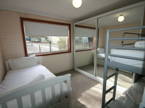 Sponars Onshore Apartment 1 - FREE unlimited WIFI